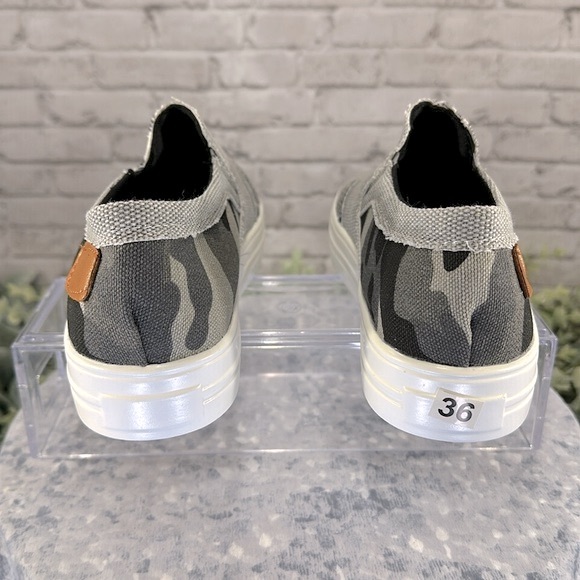 ZoLucky Grey Multimedia & Multicolor Fashion Canvas Casuals WMS 5.5M🩶NWOT🩶 - Picture 6 of 9